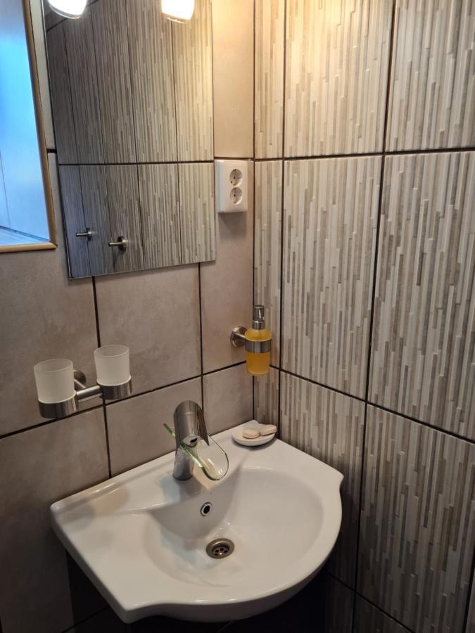 Anna Bella Apartman Gyula Exteriör bild